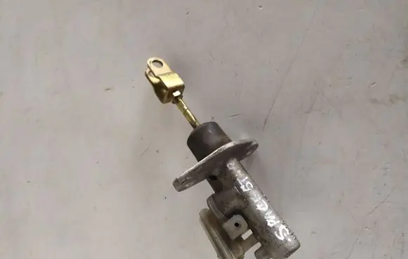 Mitsubishi Space Star Clutch master cylinder