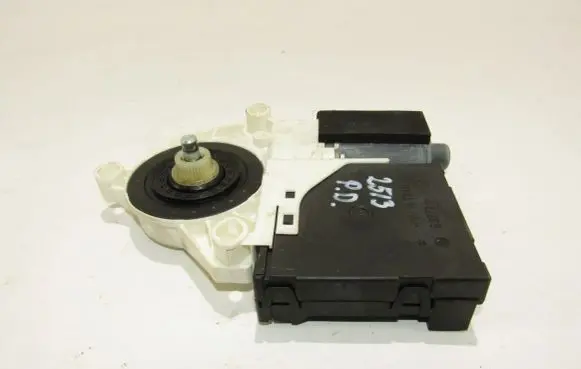 Audi TT TTS Mk2 Front door window regulator motor 8J8959801F