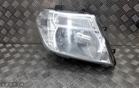 Nissan Navara Headlight/headlamp 260105X00B