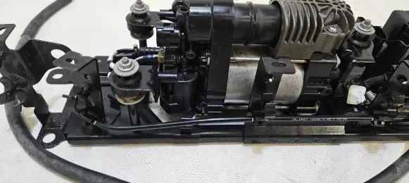 Maserati Levante Air suspension compressor 