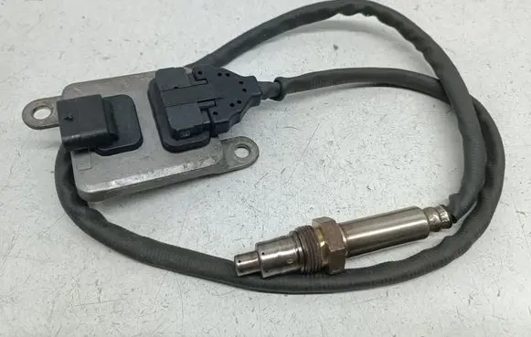 Mercedes-Benz C W205 Lambda probe sensor A0009053706 0009053706 5WK96683F