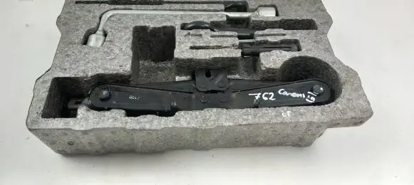 KIA Carens III Tool set 