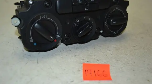 Volkswagen Golf V Climate control unit 1K2820045B 983341X 5HB00932226