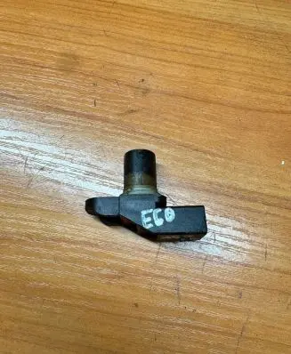 BMW 5 E60 E61 Camshaft position sensor 7794646 09191674