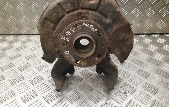 Volkswagen Polo V 6R Front wheel hub
