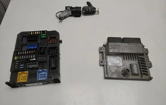 Engine ECU kit and lock set