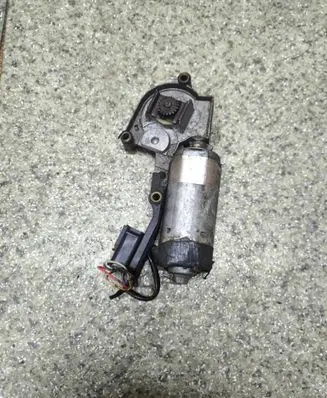 BMW 5 E34 Sunroof motor/actuator 8351876