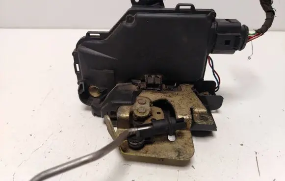 Audi A6 S6 C5 4B Front door lock 1J0973715