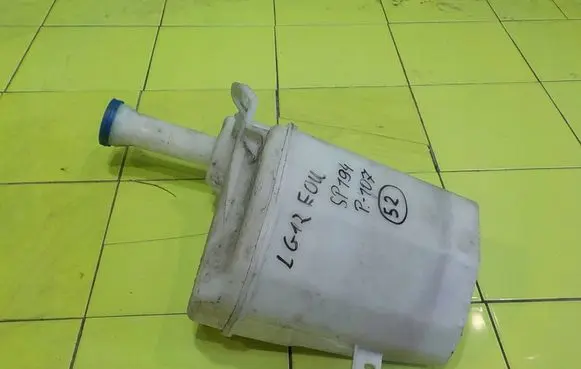 Peugeot 107 Windshield washer fluid reservoir/tank ZBIORNICZEK SP194