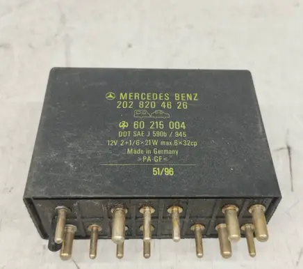 Mercedes-Benz E W124 Tow bar trailer control unit/module 2028204626 A2028204626