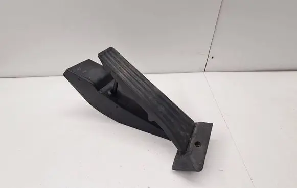 BMW 7 E65 E66 Accelerator throttle pedal 6772645