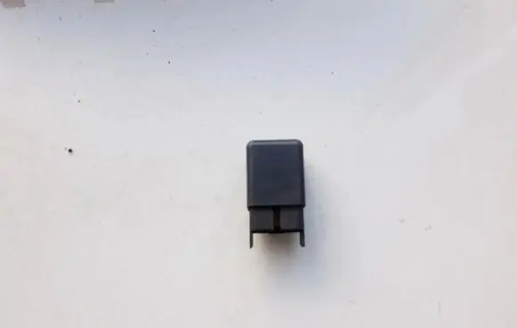 Mitsubishi Colt Other relay MB183865 2673D