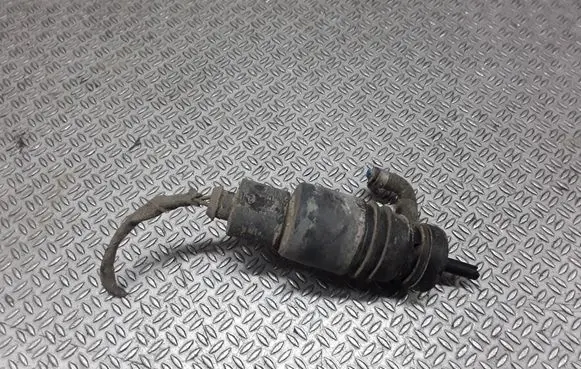 Mercedes-Benz C W203 Windscreen/windshield washer pump