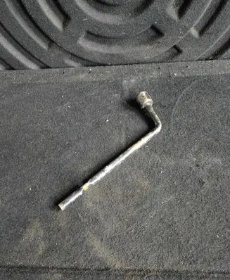 KIA Sportage Wheel nut wrench 