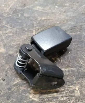 BMW 5 E60 E61 Rear seatbelt buckle 9117188 B33408 33027192