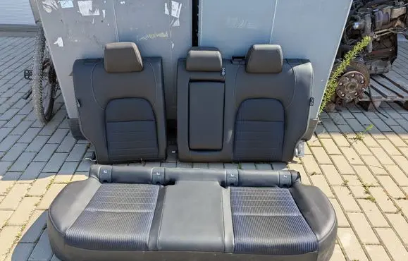 Nissan Qashqai J12 Second row seats 