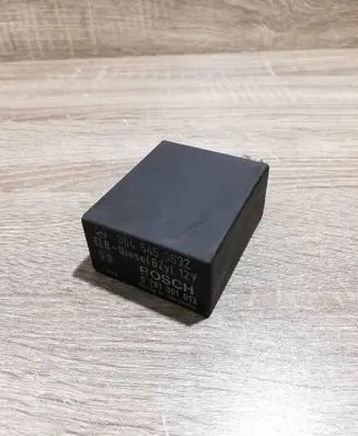 Mercedes-Benz E W124 Other relay 0045453632 0281001013