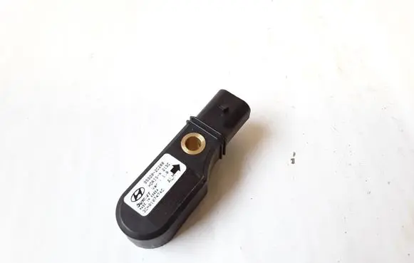 Hyundai Tiburon Airbag deployment crash/impact sensor 959202C200 3CH010747AC