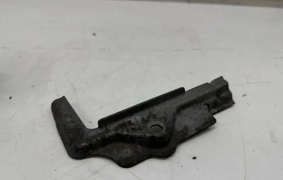 Battery bracket