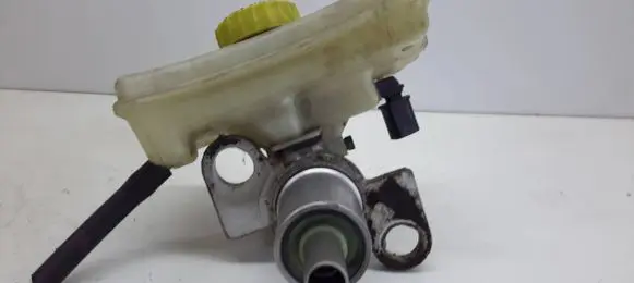 Audi A4 S4 B6 8E 8H Master brake cylinder