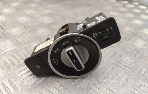 Mercedes-Benz C W204 Light switch A2129053103