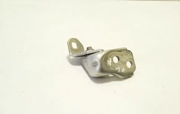 Ford Ecosport Front door lower hinge BB537822811AH