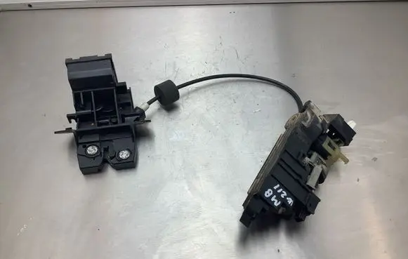 Mercedes-Benz E W211 Tailgate/trunk/boot lock/catch/latch A2037500085 A2037500185 A2037500093