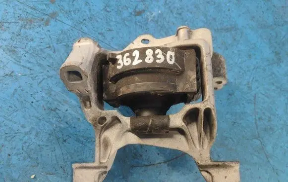 Mazda CX-9 Engine mount bracket KD45K1442