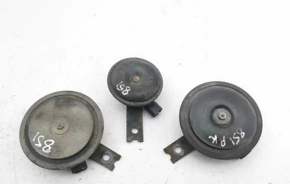 Hyundai Santa Fe Horn signal 966302W500