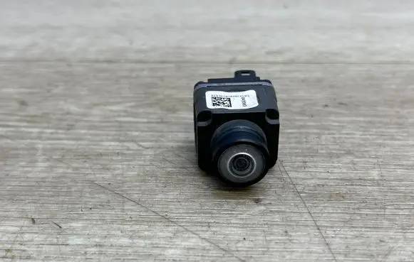 Volkswagen Touareg II Front bumper camera 7P6980551C