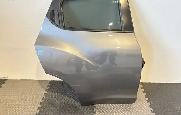 Nissan Juke I F15 Rear door 