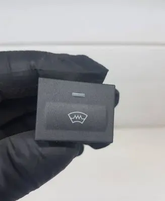 Ford Focus Windscreen/window heater switch 18K574AD 14092005