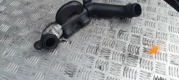 Citroen Berlingo Turbo air intake inlet pipe/hose 9657083280