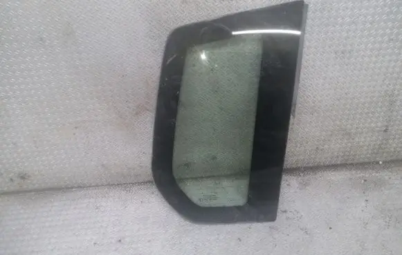 Mazda 2 Rear side window