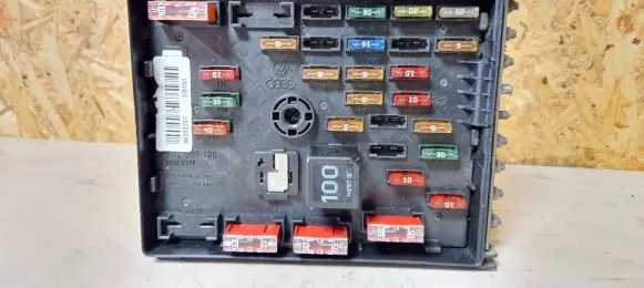 Volkswagen PASSAT B6 Fuse box set 3c0937125