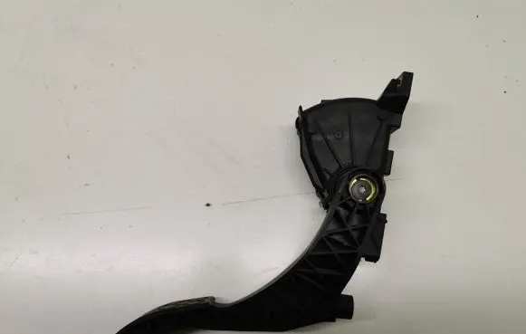 Audi A3 S3 8L Accelerator throttle pedal 00777001