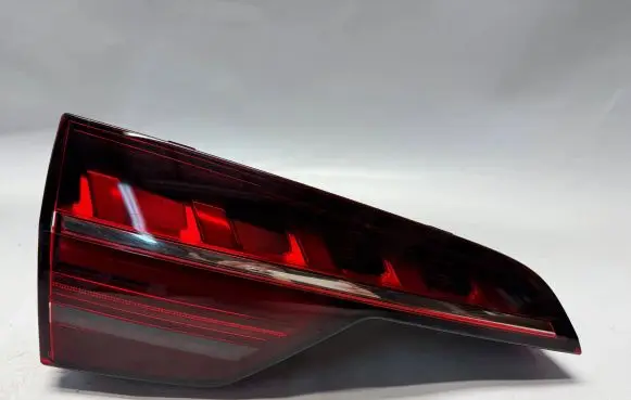 Tailgate rear/tail lights