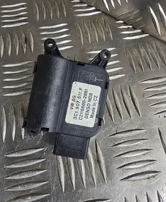Volkswagen Golf Plus Air flap motor/actuator CZ1168802881
