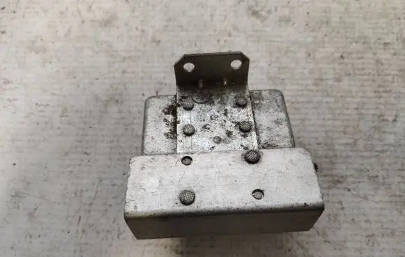 Volkswagen Transporter - Caravelle T3 Other relay 211963135