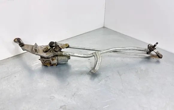 Mercedes-Benz C W205 Front wiper linkage and motor A2058200740