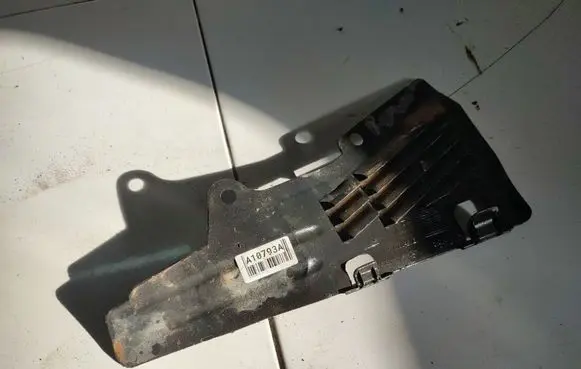 Engine splash shield/under tray