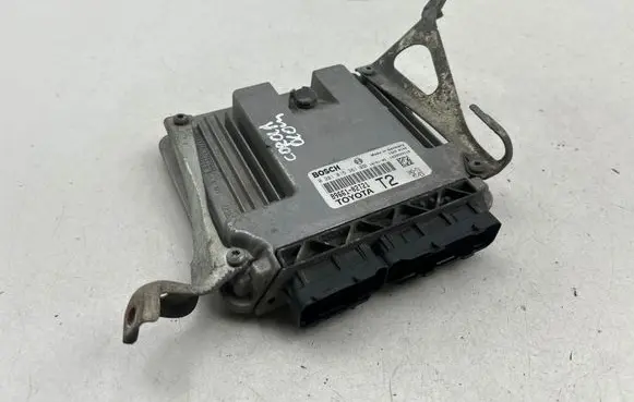 Toyota Corolla E140 E150 Engine control unit/module 8966102T21