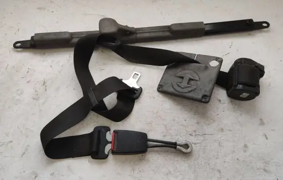 Mercedes-Benz Sprinter W906 Rear seatbelt 59960 5313107435 9090CRH
