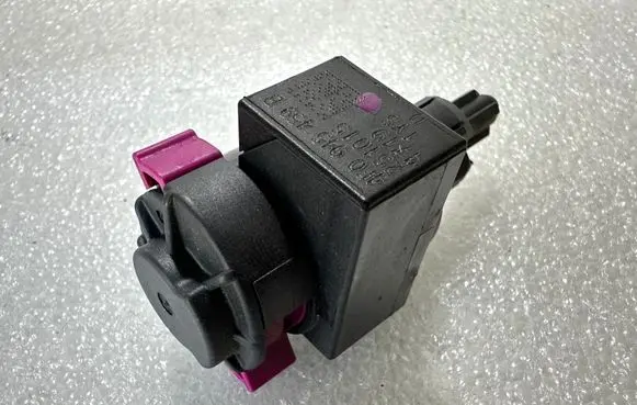 Audi A6 S6 C7 4G Brake pedal sensor switch 4F0945459B
