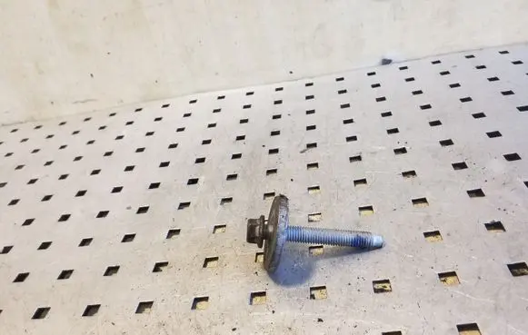 Volvo XC60 Nuts/bolts 