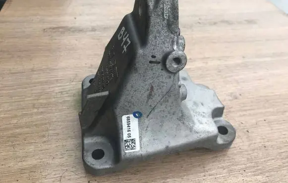 BMW 4 F32 F33 Engine mounting bracket 6859416 18574710 68594069