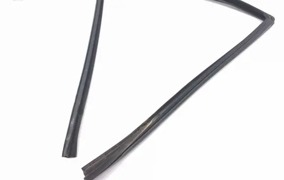 Mercedes-Benz ML W164 Rubber seal rear door A1647350725