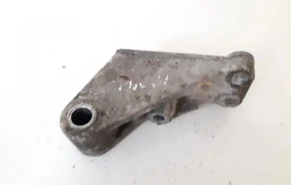 KIA Carnival Engine mounting bracket