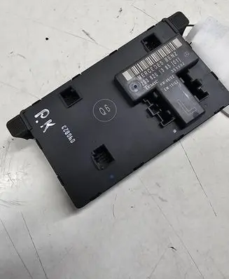 Mercedes-Benz C W203 Door control unit/module A2038201385