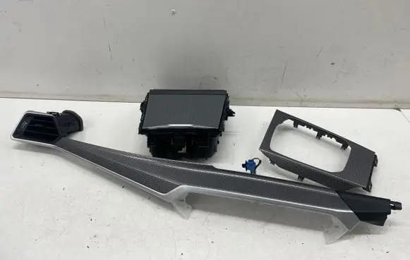 Dashboard glove box trim